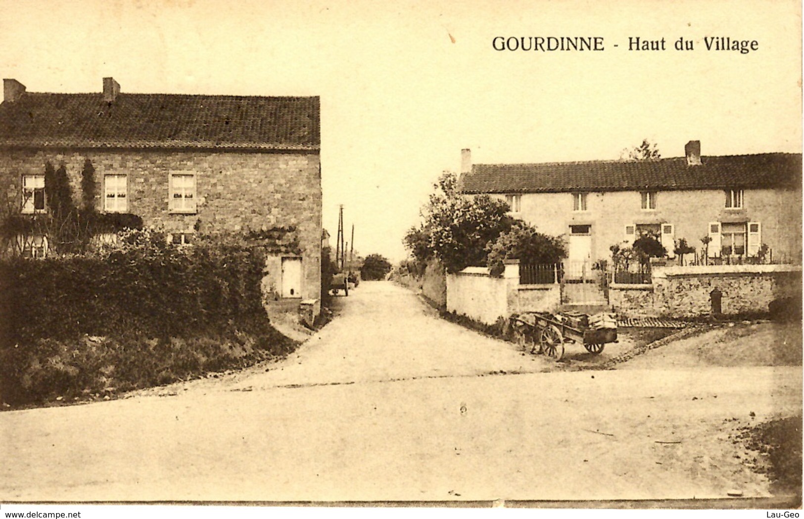 Gourdinne (Walcourt). Haut Du Village. Attelage Avec Chien - Walcourt