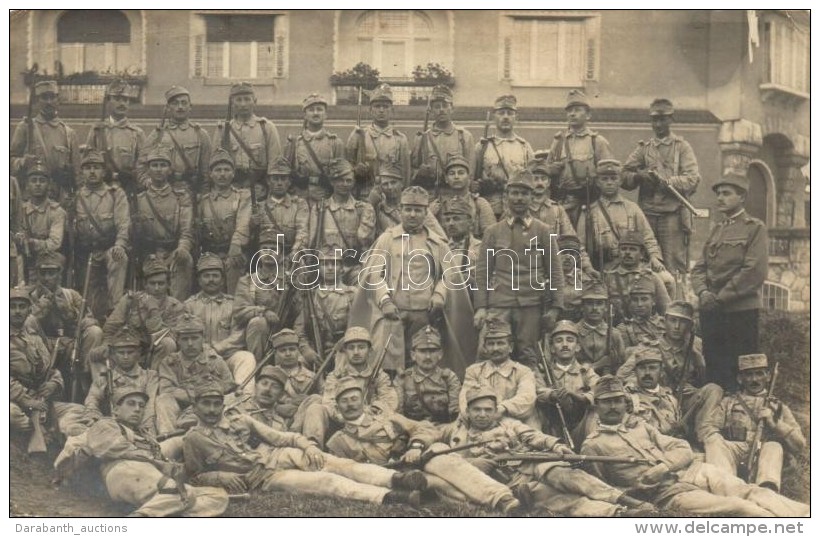 ** T3 1915 Budapest, Katon&aacute;k Csoportk&eacute;pe / K. U. K. Soldiers, Group Photo (fa) - Unclassified