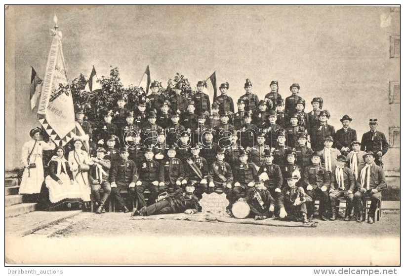 ** T2 Spolek Vojenskych Vyslouzilcu Von Lanzhote / Czech Military Veterans' Association Of Lanzhota, Group Picture - Unclassified