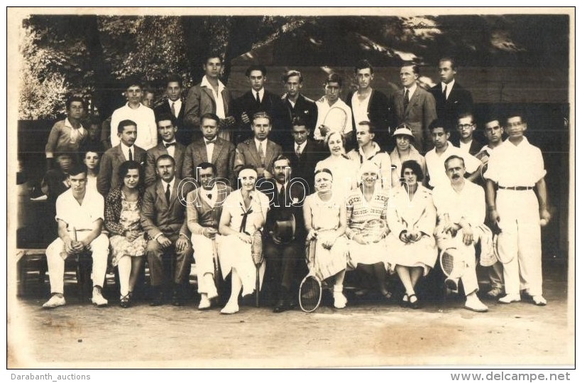 * Ungv&aacute;r, Uzhorod; TeniszezÅ‘k Csoportk&eacute;pe / Tennis Players. Group Photo (v&aacute;gott / Cut) - Sin Clasificación