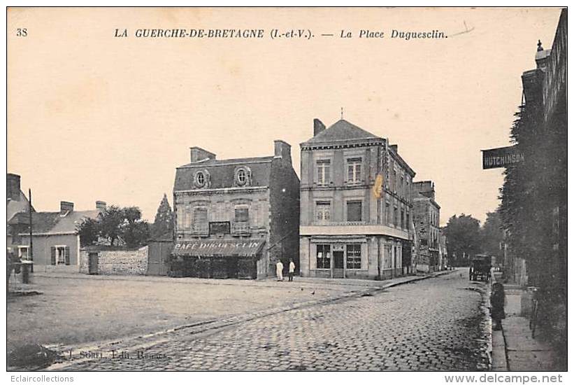 Le Guerche De Bretagne          35    Place Duguesclin        (voir Scan) - La Guerche-de-Bretagne