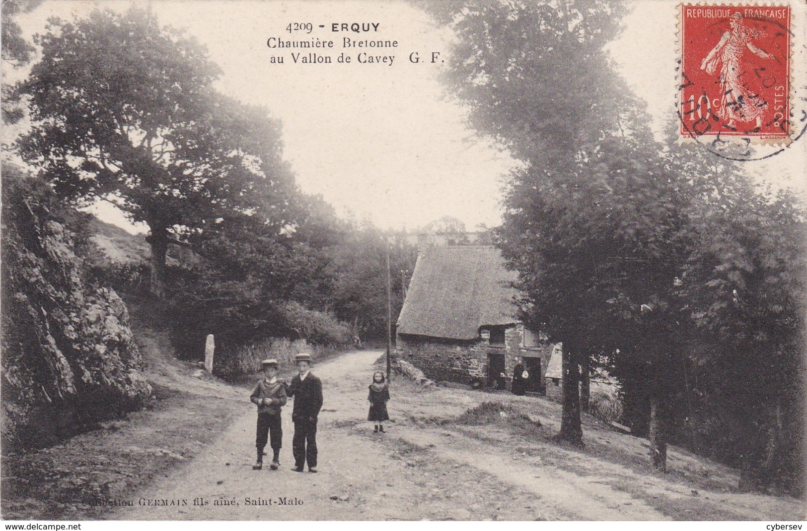 ERQUY - CHAUMIERE BRETONNE Au Vallon De Cavey - Animé - TBE - Erquy