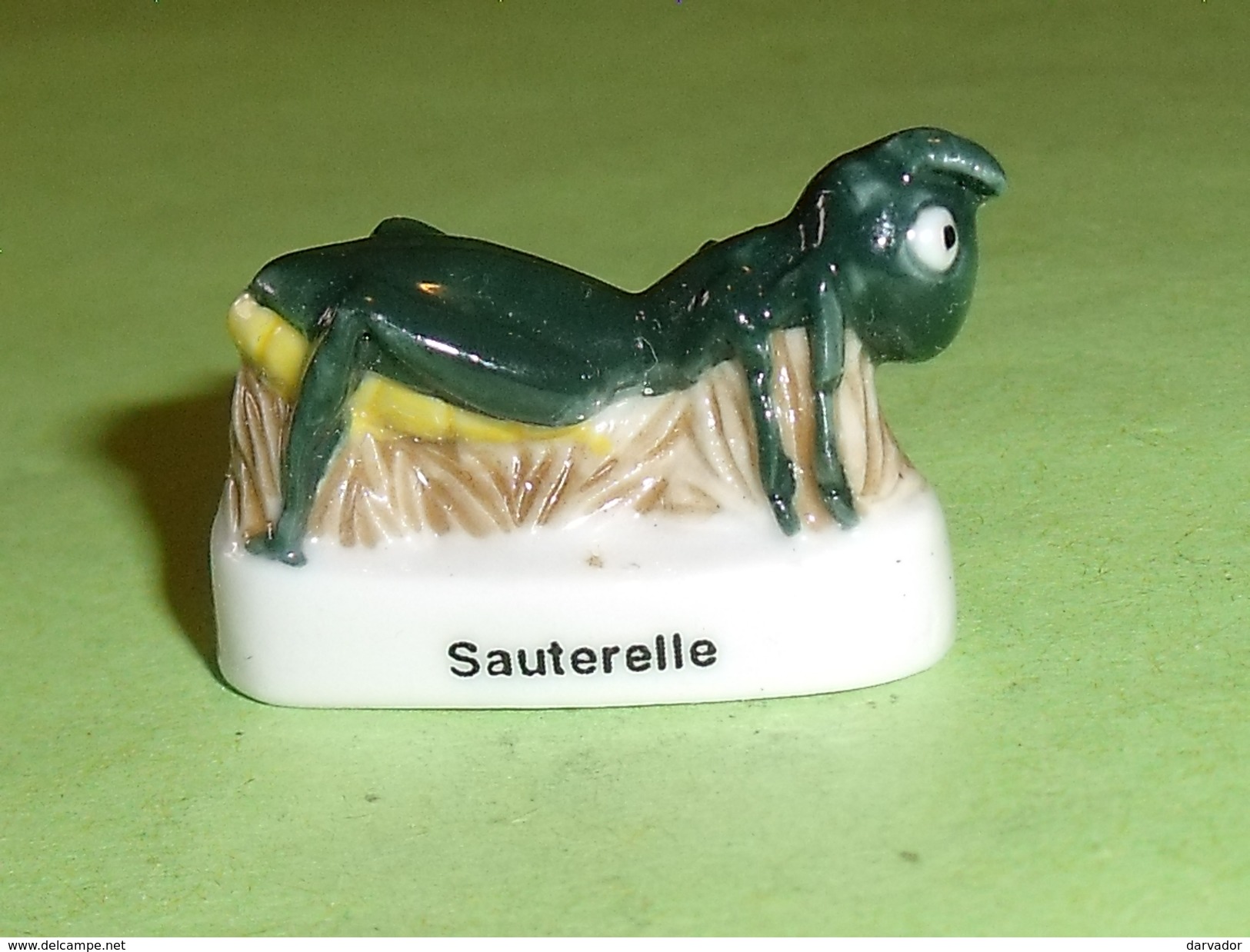 Fèves / Animaux : Sauterelle  T63 - Animaux