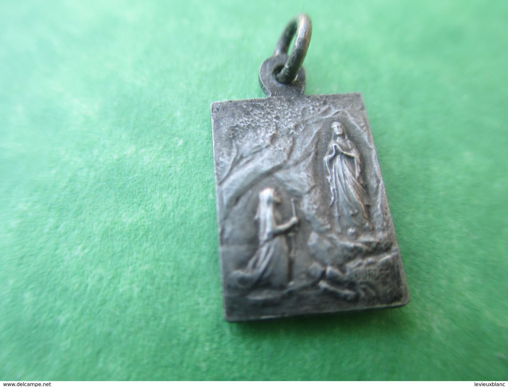 Petite Médaille Religieuse/ Virgo Virginum/Grotte De Lourdes/ Début XXème Siècle     CAN281 - Religion & Esotérisme