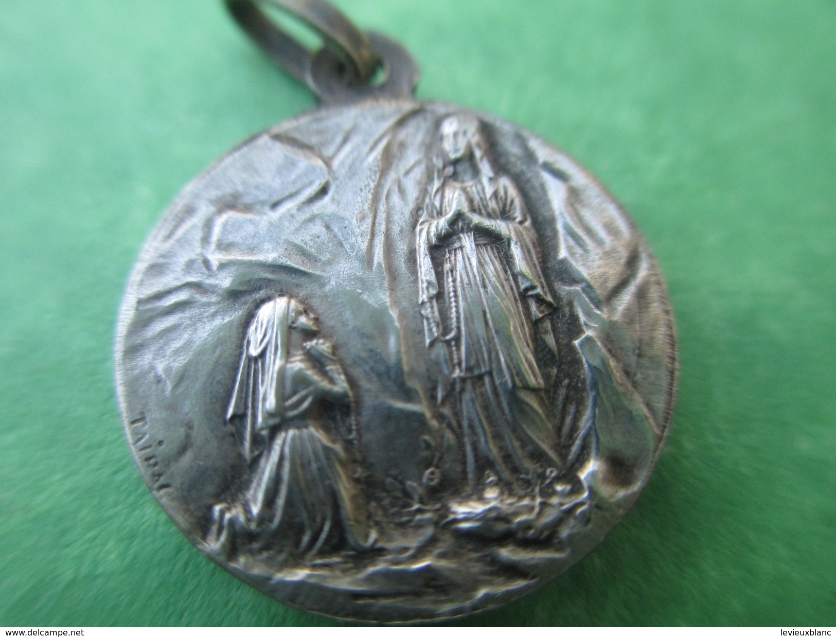 Petite Médaille Religieuse/ Bienheureuse Bernadette Priez Pour Nous . Grotte De Lourdes / Début XXème Siècle     CAN285 - Religion &  Esoterik