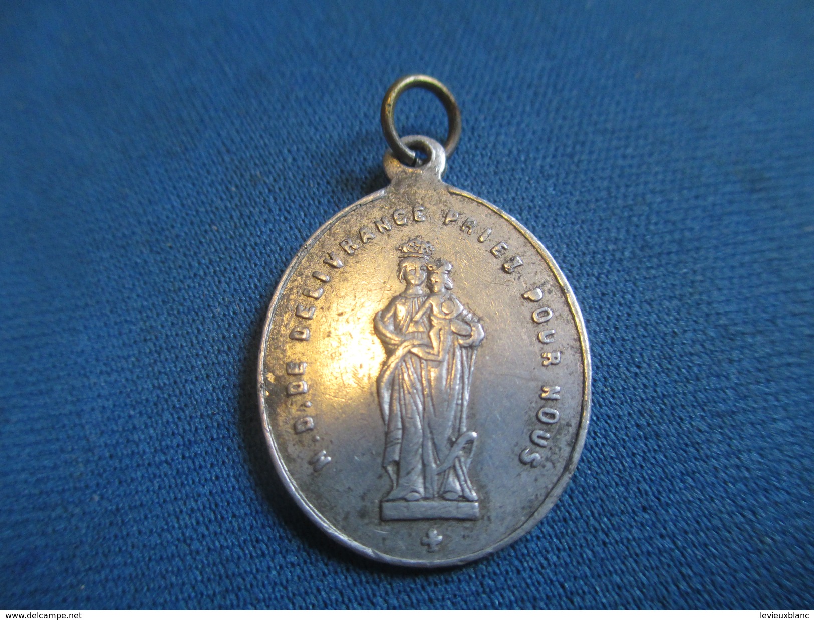 Petite Médaille Religieuse/Notre Dame De Délivrance / Christ En Croix /Fin XIXème Siècle     CAN360 - Religion &  Esoterik