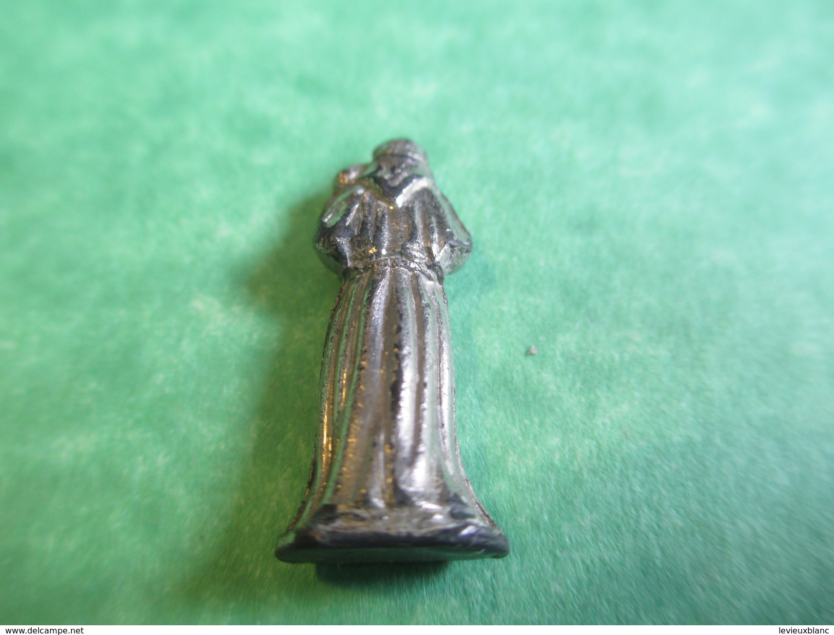 Petite Statuette Religieuse De Protection/Moine  Tenant Jésus Enfant Dans Ses Bras  / 2, 5 Cm /Fin  XIXème Siècle CAN373 - Religion &  Esoterik