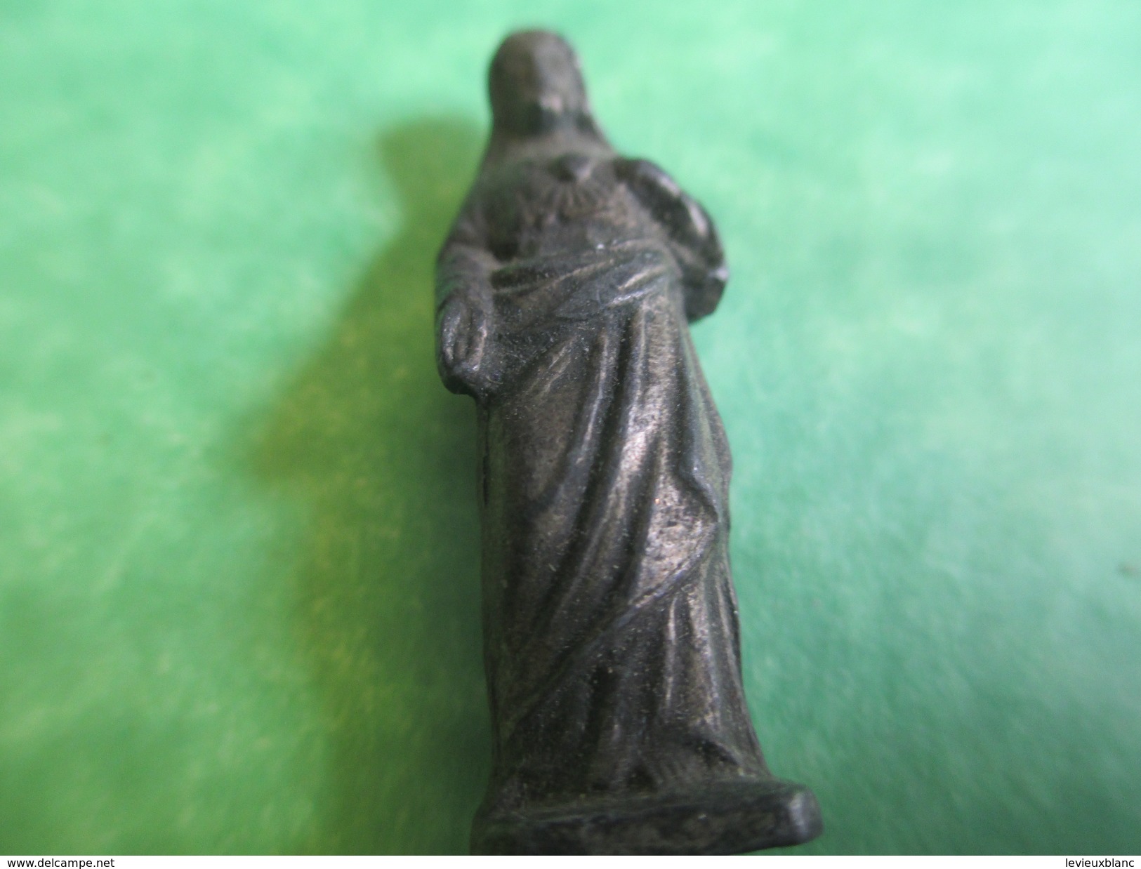 Petite Statuette Religieuse De Protection/Le Coeur Du Christ / 3, 5 Cm /mi  XIXème Siècle CAN374 - Religion &  Esoterik