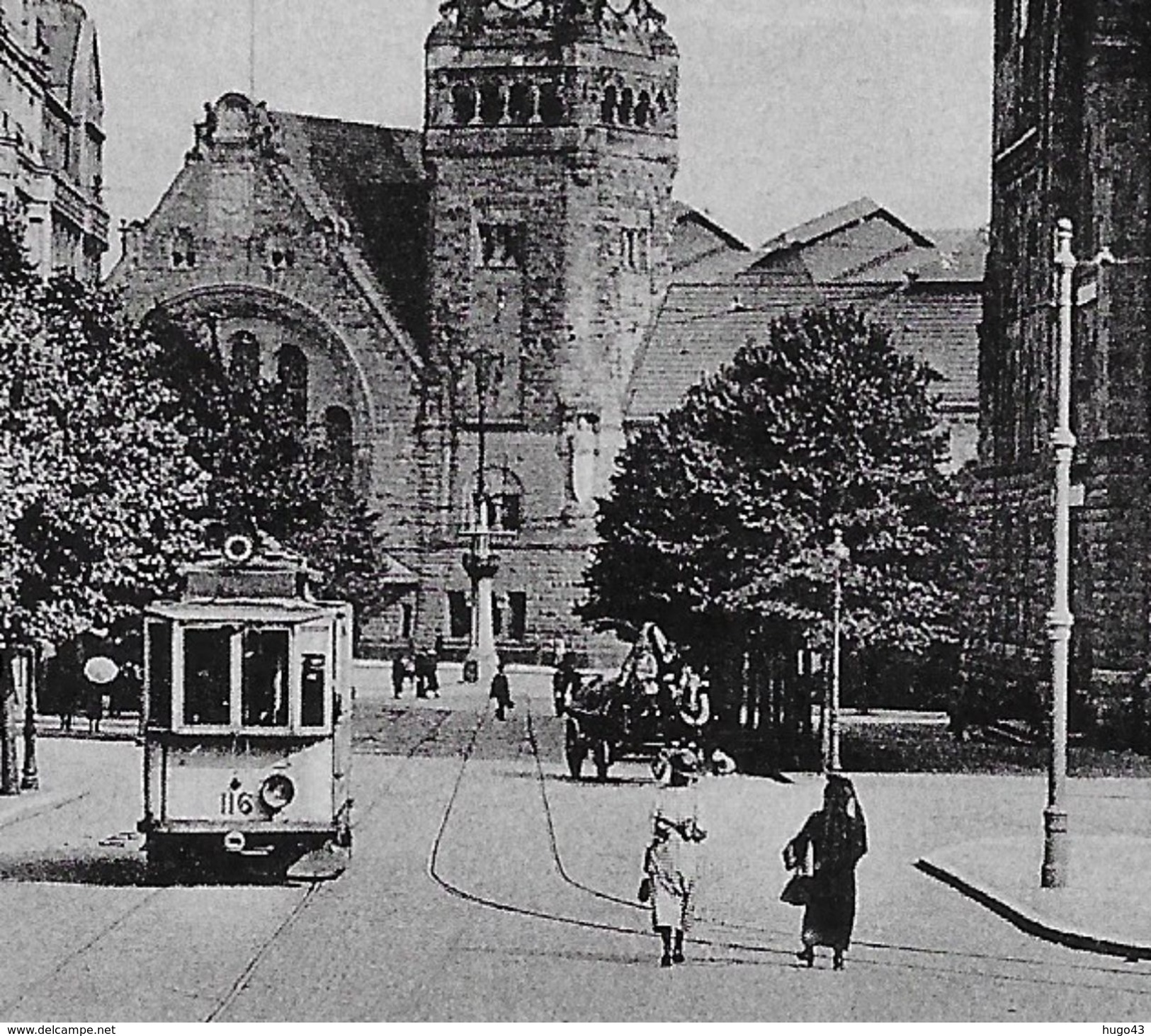 METZ - HAUPTPOSTE UND BAHNHOF - TRAMWAY - PLI ANGLE BAS A GAUCHE - CPA NON VOYAGEE - Metz