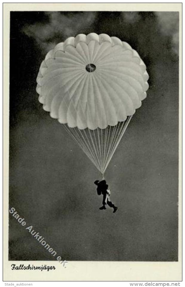 Fallschirm Fallschirmj&auml;ger Foto AK I-II (Klebereste RS) - Sonstige & Ohne Zuordnung