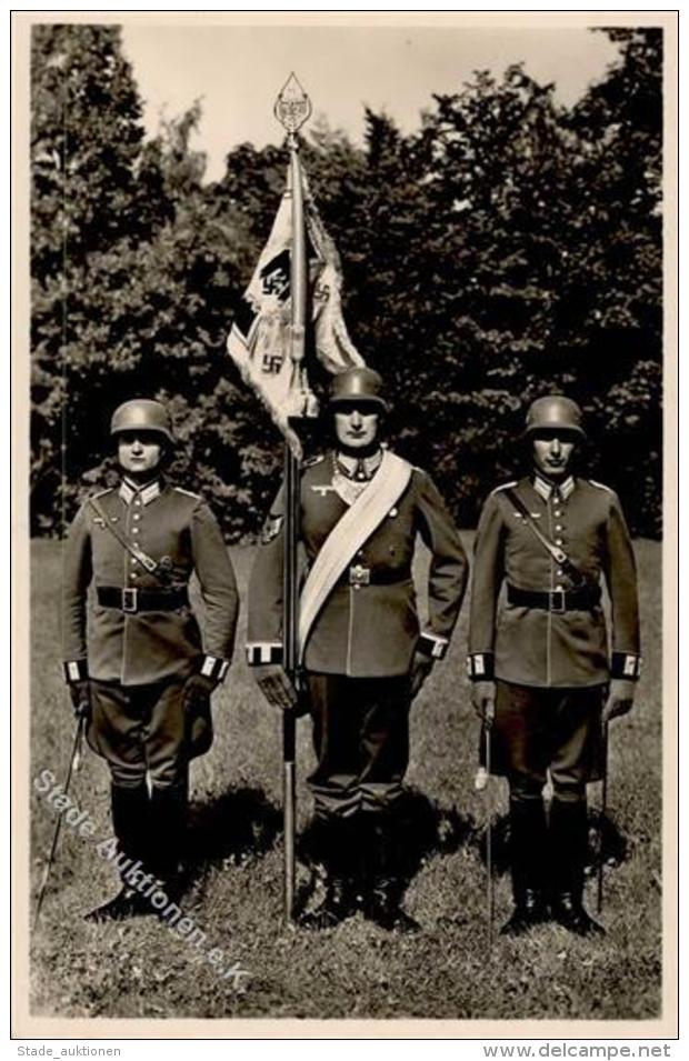 Fahne / Standarte WK II Nachrichten Abteilung 44 Soldat Brustschild WK II   Foto AK I-II - Weltkrieg 1939-45
