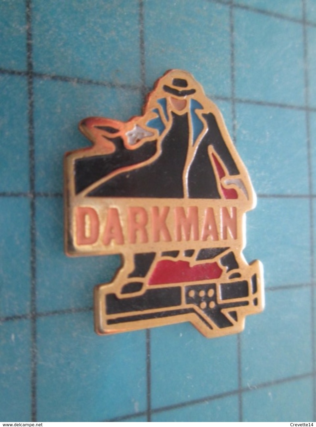 Pin813e Pin's Pins / CINEMA : FILM DARKMAN  Rare Et De Belle Qualité !!! - Cinema