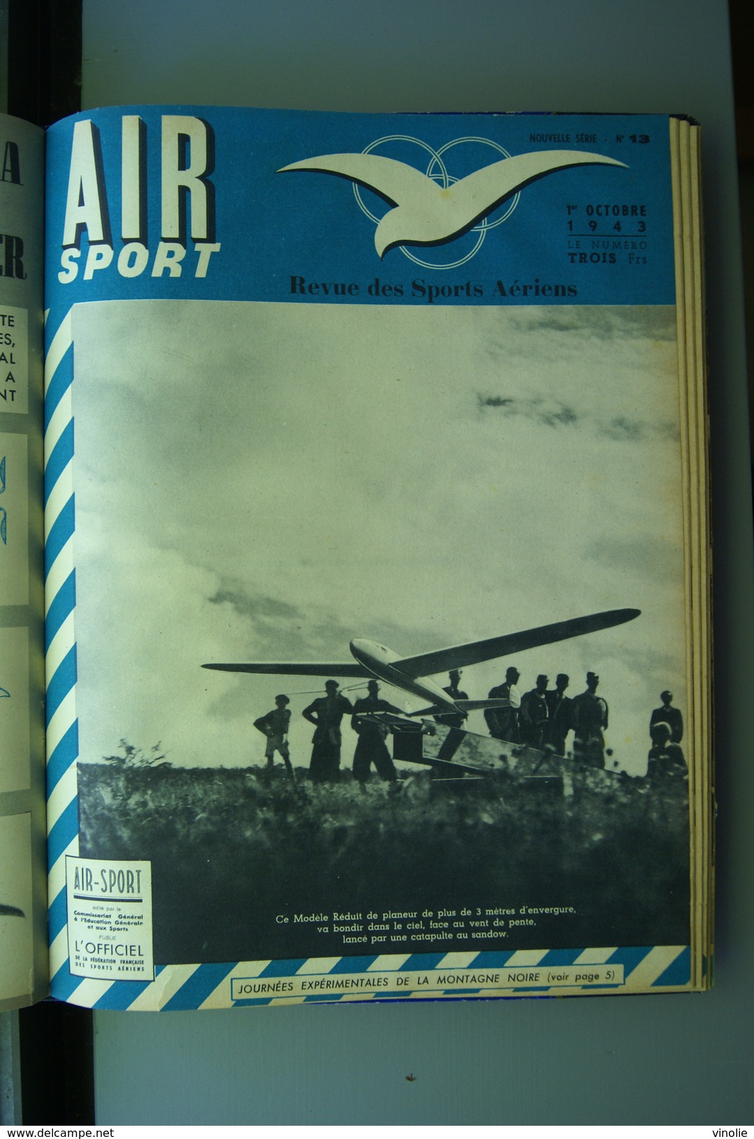 Livre relié les 18 numéros d'air sport   1943. voir photos des 18 unes et liste des articles.