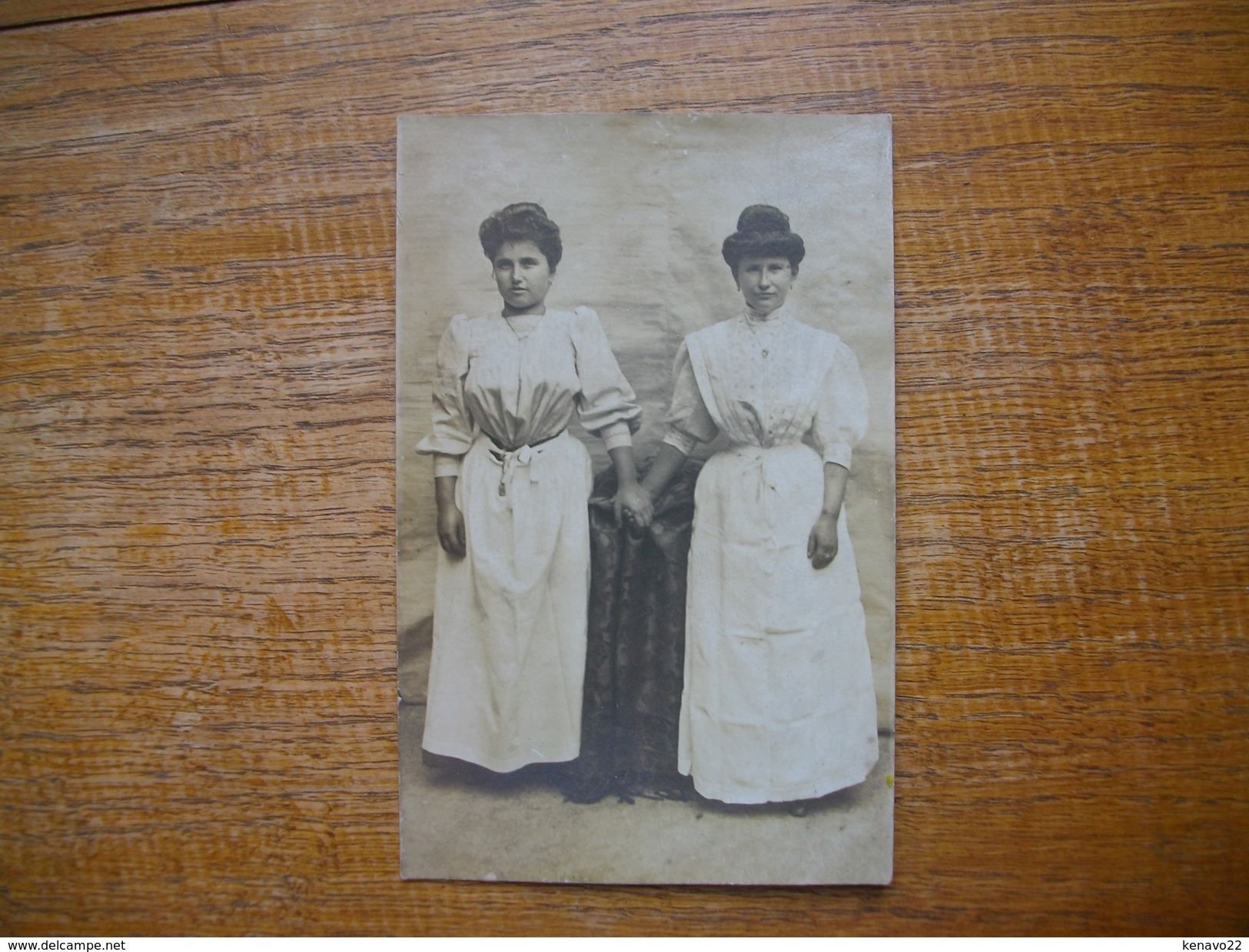 Ancienne Carte Photo ,  Silhouettes De Femmes - Silhouettes