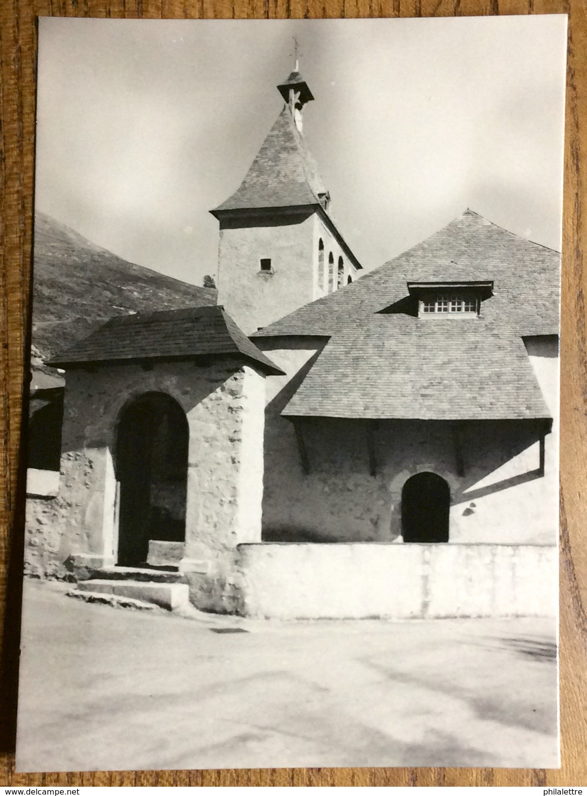 65 - CPSM " AUCUN - EGLISE ROMANE (classée) Entrée Des Cagots Et Clocher " - Neuve - Autres & Non Classés