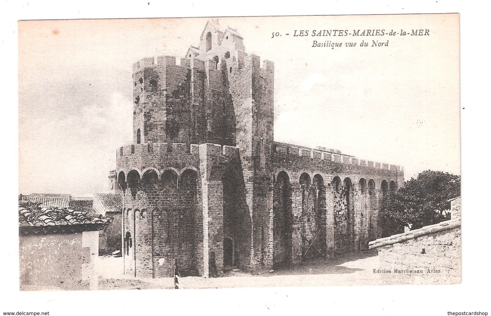 CPA 13 Les Saintes Maries De La Mer Camargue Balneaire La Basilique Achatez Immédiat - Saintes Maries De La Mer