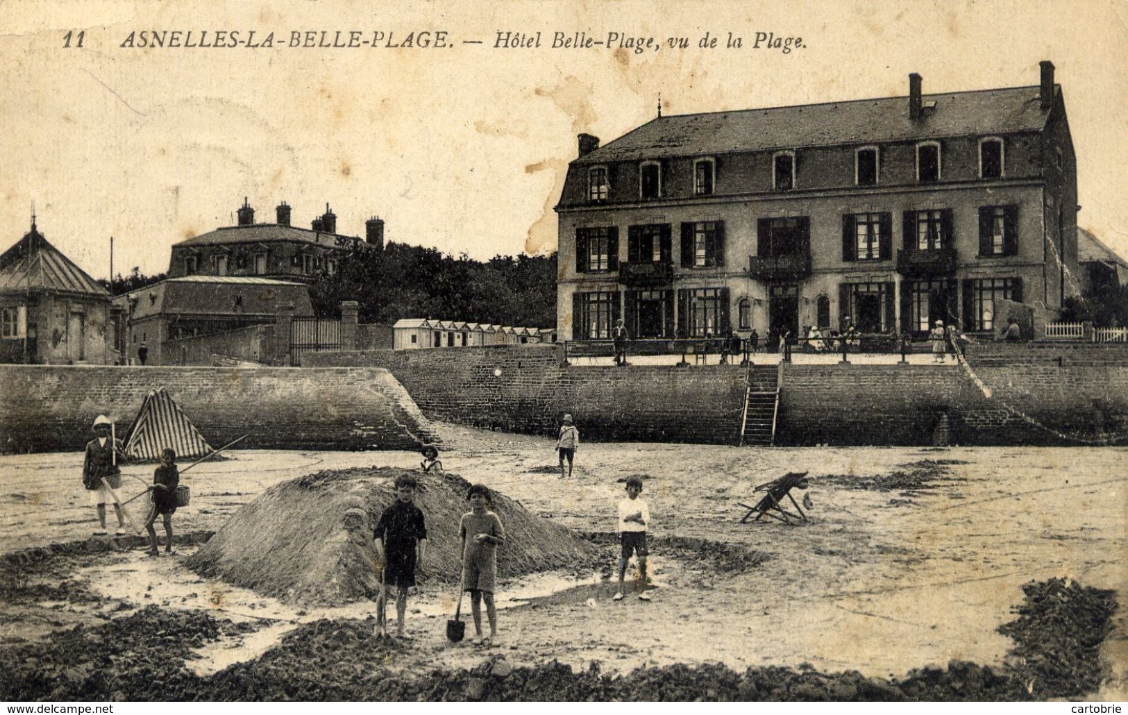 14 ASNELLES - La Belle Plage - Animée - état Moyen - Autres & Non Classés