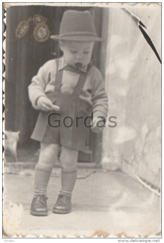 Romania - Boy With Pacifier - Photo 60x80mm - Personas Anónimos