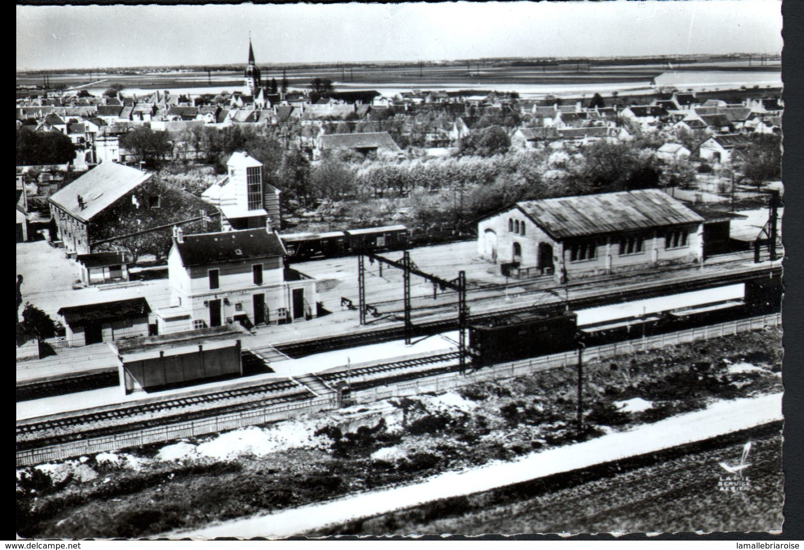 45, EN AVION AU DESSUS DE ...ARTENAY, LA GARE ET VUE PANORAMIQUE - Artenay