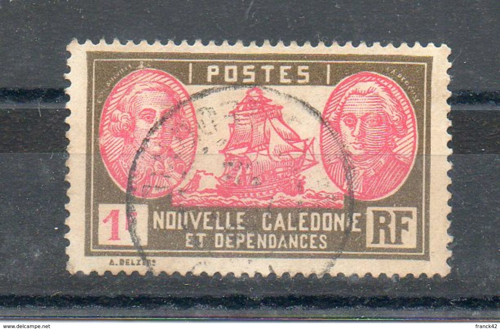 Nouvelle Calédonie. 1f Olive Et Rose. Bougainville Et La Pérouse. Cachet Circulaire - Oblitérés