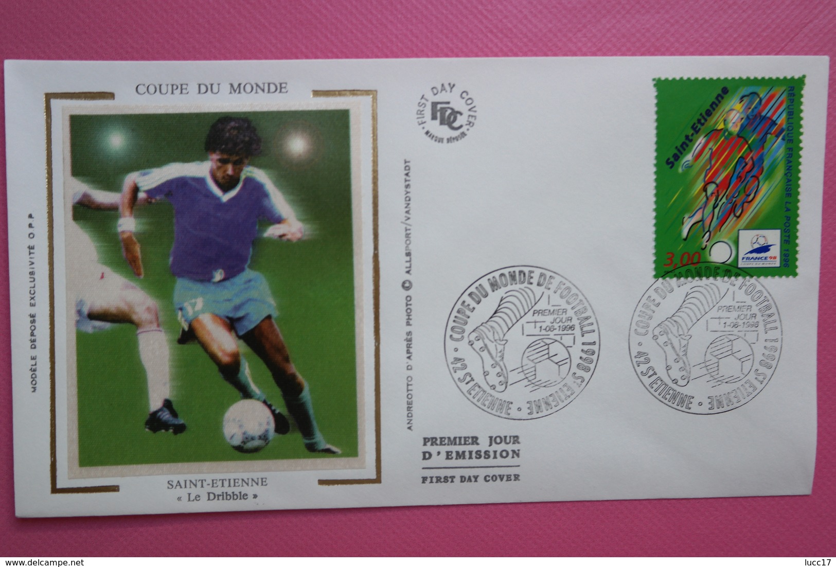 1996  FDC Sur Soie Coupe Du Monde Football Ballon Dribble Saint Etienne (Y&T 3012) - 1998 – Francia