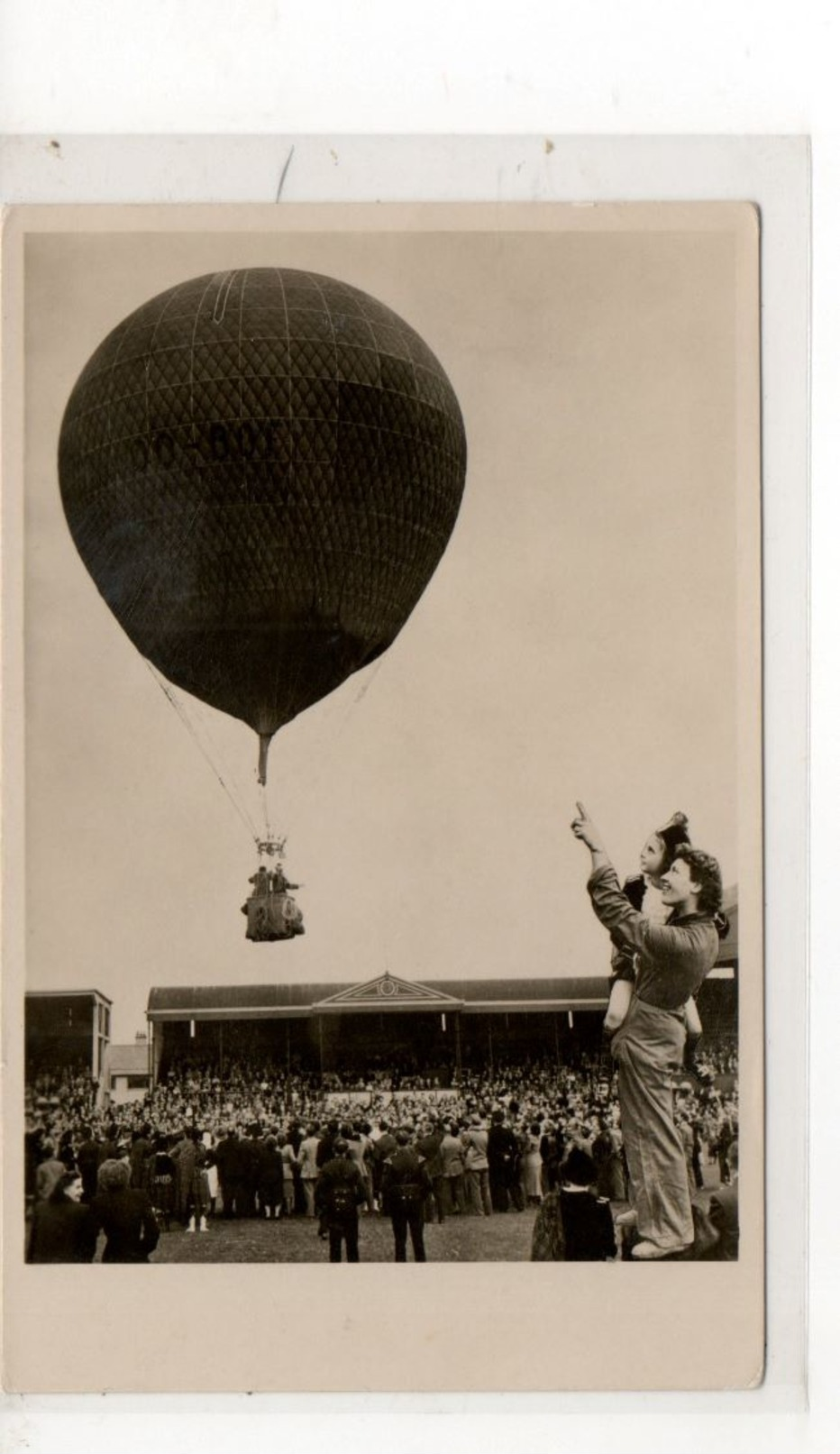 Luchtballon Opstijging Der Haagsche Ballonclub Te Belfast Noord Ierland - Autres & Non Classés