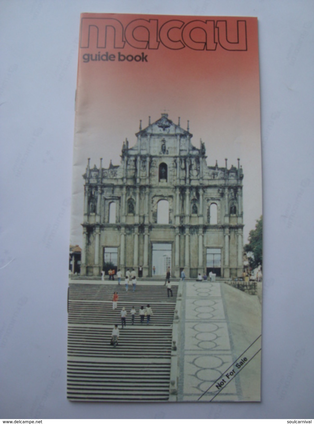 MACAU GUIDE BOOK - CHINA, MACAU DEPARTMENT OF TOURISM, 1985 APROX. 36 PAGES. ENGLISH TEXT. - Reiseprospekte