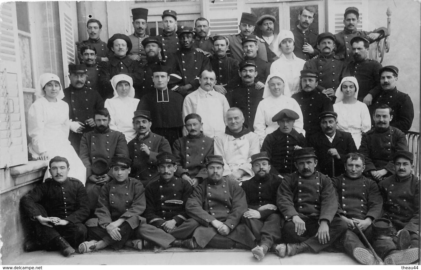 ¤¤  -  NICE   -   Carte-Photo De L'Hopital Militaire  -  Au Centre Le Chirrurgien " Docteur Rossi " - Guerre 1914-18 - Salute, Ospedali