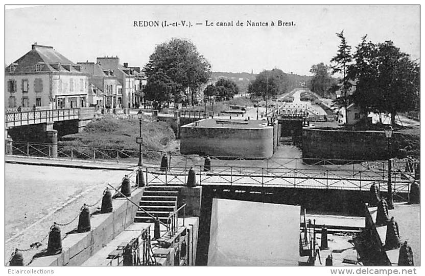 Redon     35       Le Canal  De  Nantes A Brest  .Ecluse ( Voir Scan) - Redon