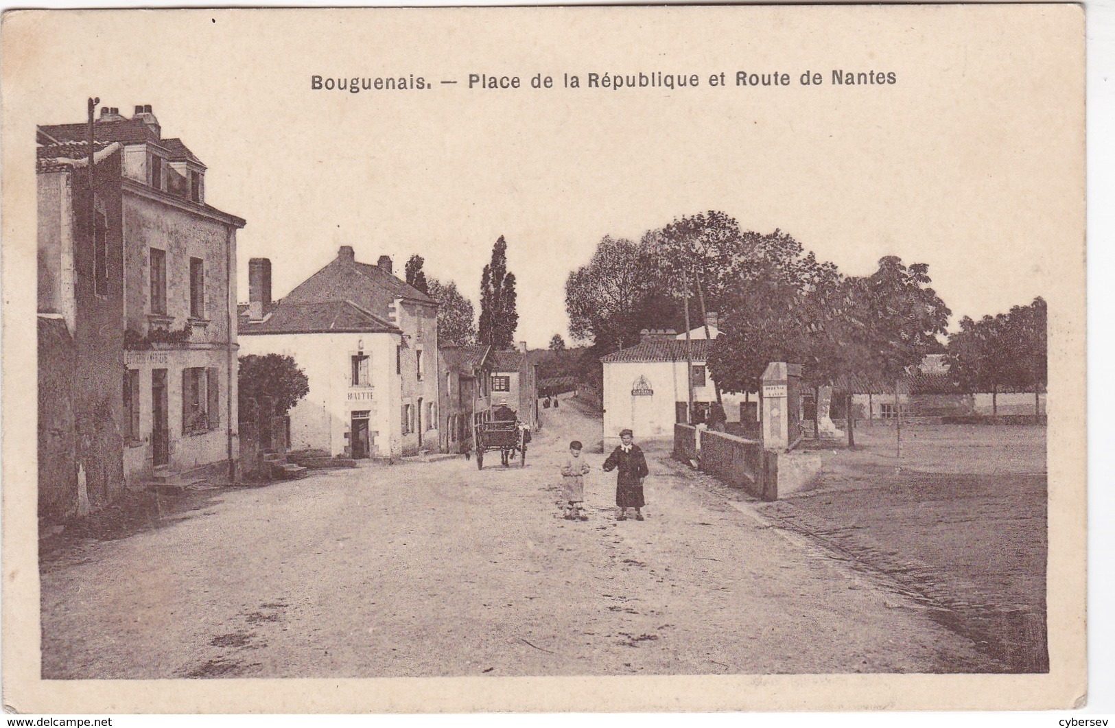 BOUGUENAIS - Place De La République Et Route De NANTES - Epicerie-Mercerie - Buvette - Attelage - Animé - TBE - Bouguenais