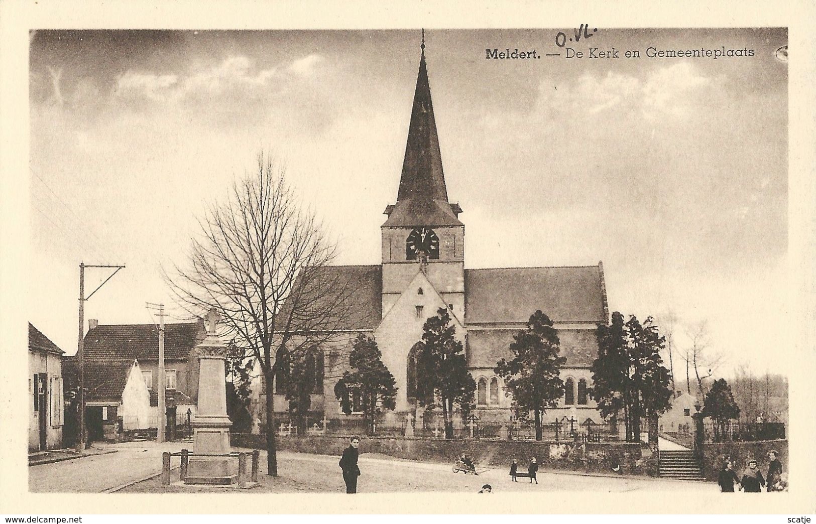 Meldert   -   De Kerk En Gemeenteplaats - Hoegaarden