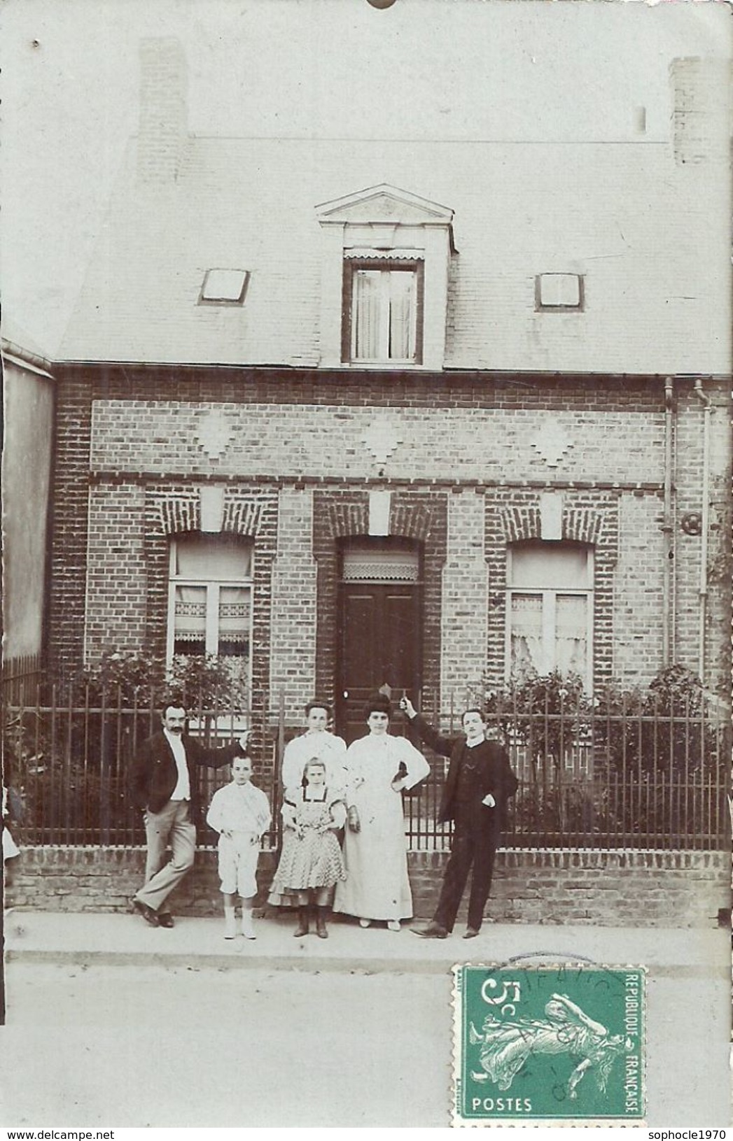 SOMME - 80 - BERTEAUCOURT Les Thénnes BERTEAUCOURT Les Dames Près Flixecourt Carte Photo Famille Godart Trou De Punaise - Flixecourt