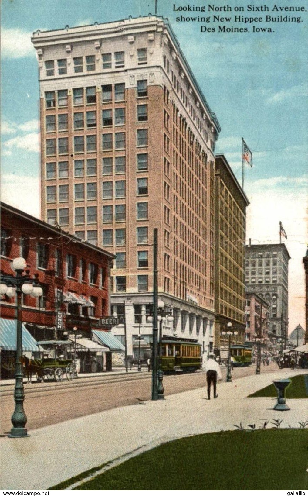 ETATS UNIS DES MOINES LOOKING NORTH ON SIXTH AVENUE SHOWING NEW HIPPEE BUILDING - Des Moines