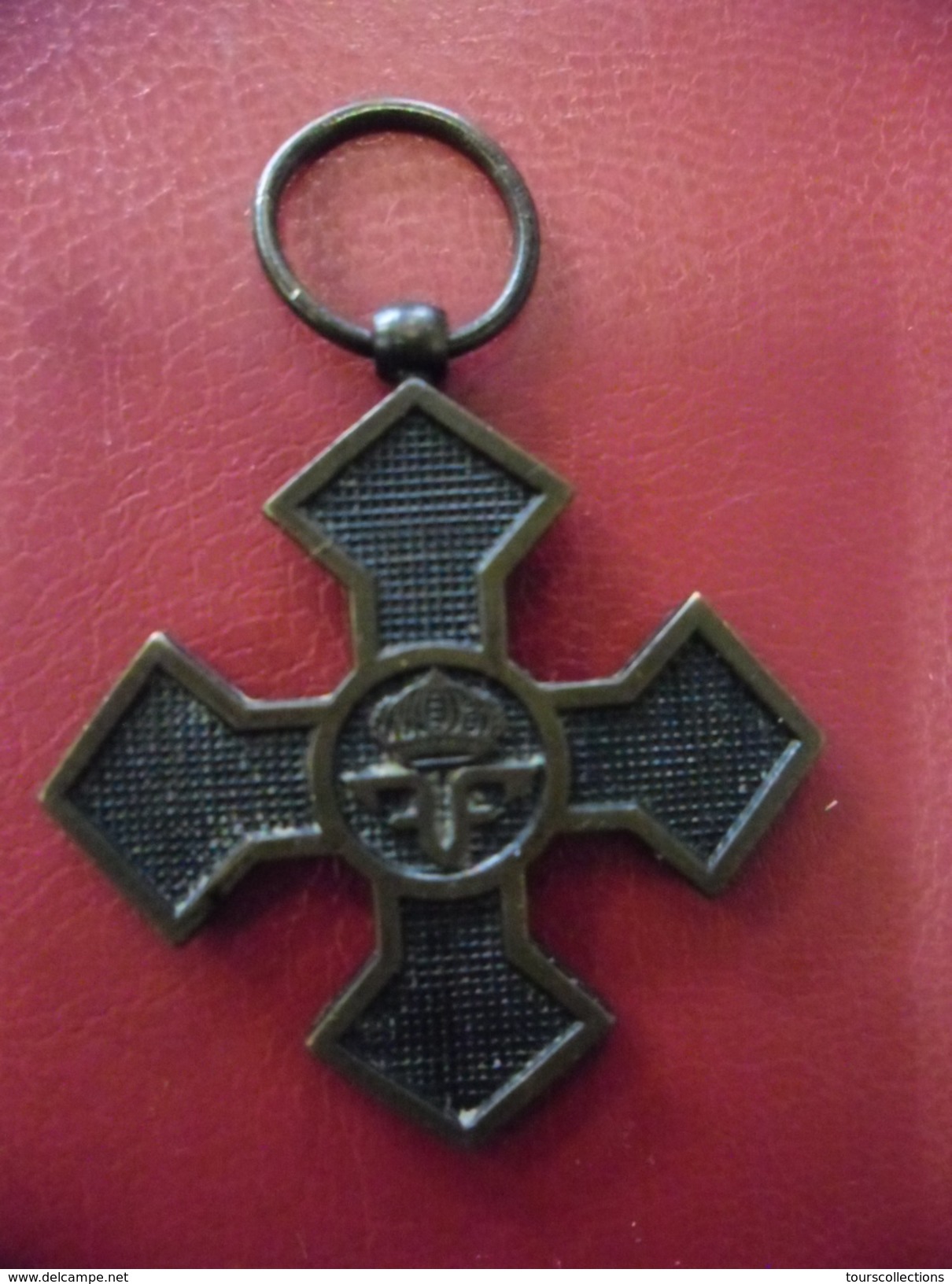 Royaume De Roumanie  1916 - 1918 Croix Commémorative Dite Croix De Guerre - 56 Mm X 40 Mm - Andere & Zonder Classificatie