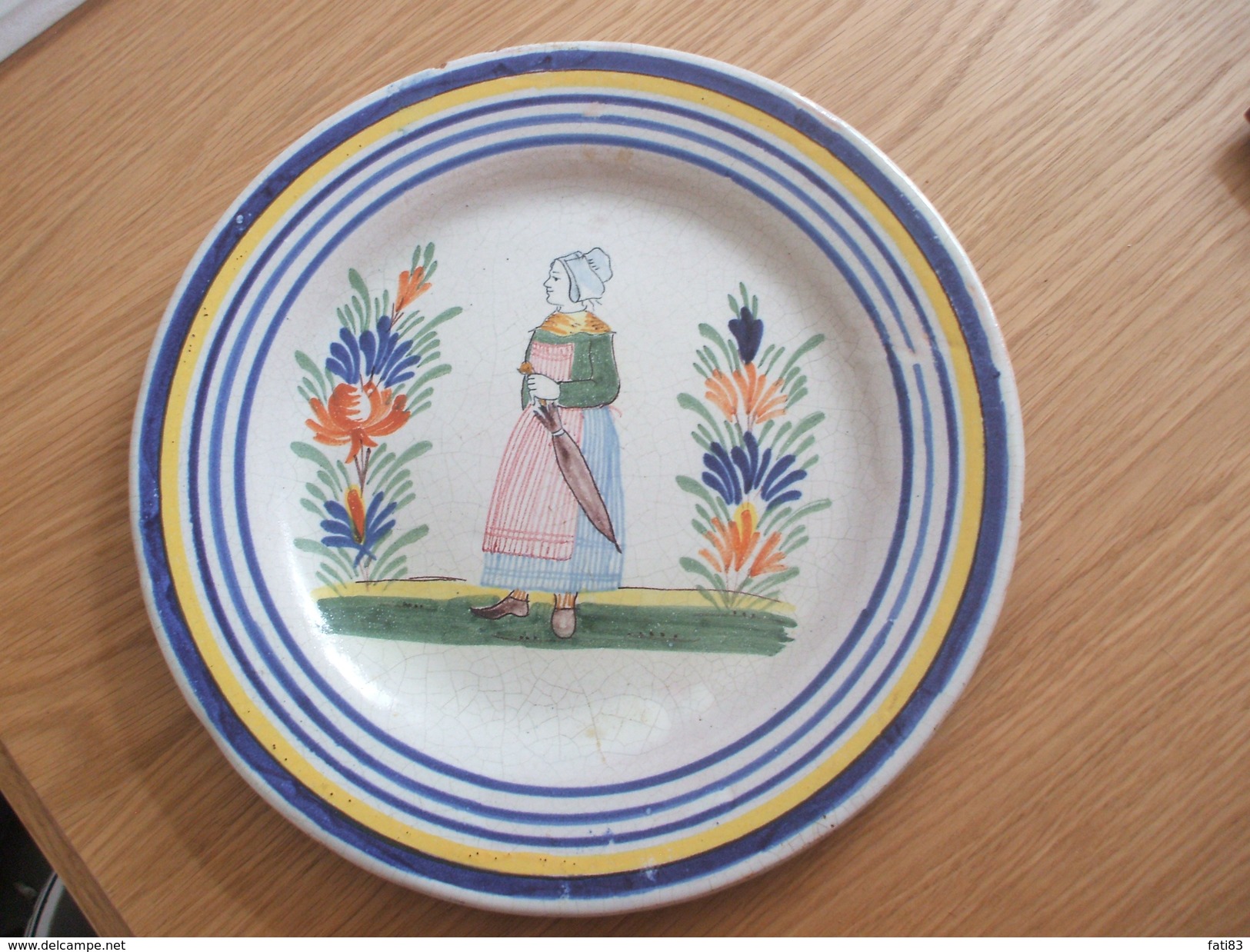 PB QUIMPER ANCIENNE ASSIETTE EN FAIENCE DECOR BRETON 19EME SIECLE - Sonstige & Ohne Zuordnung