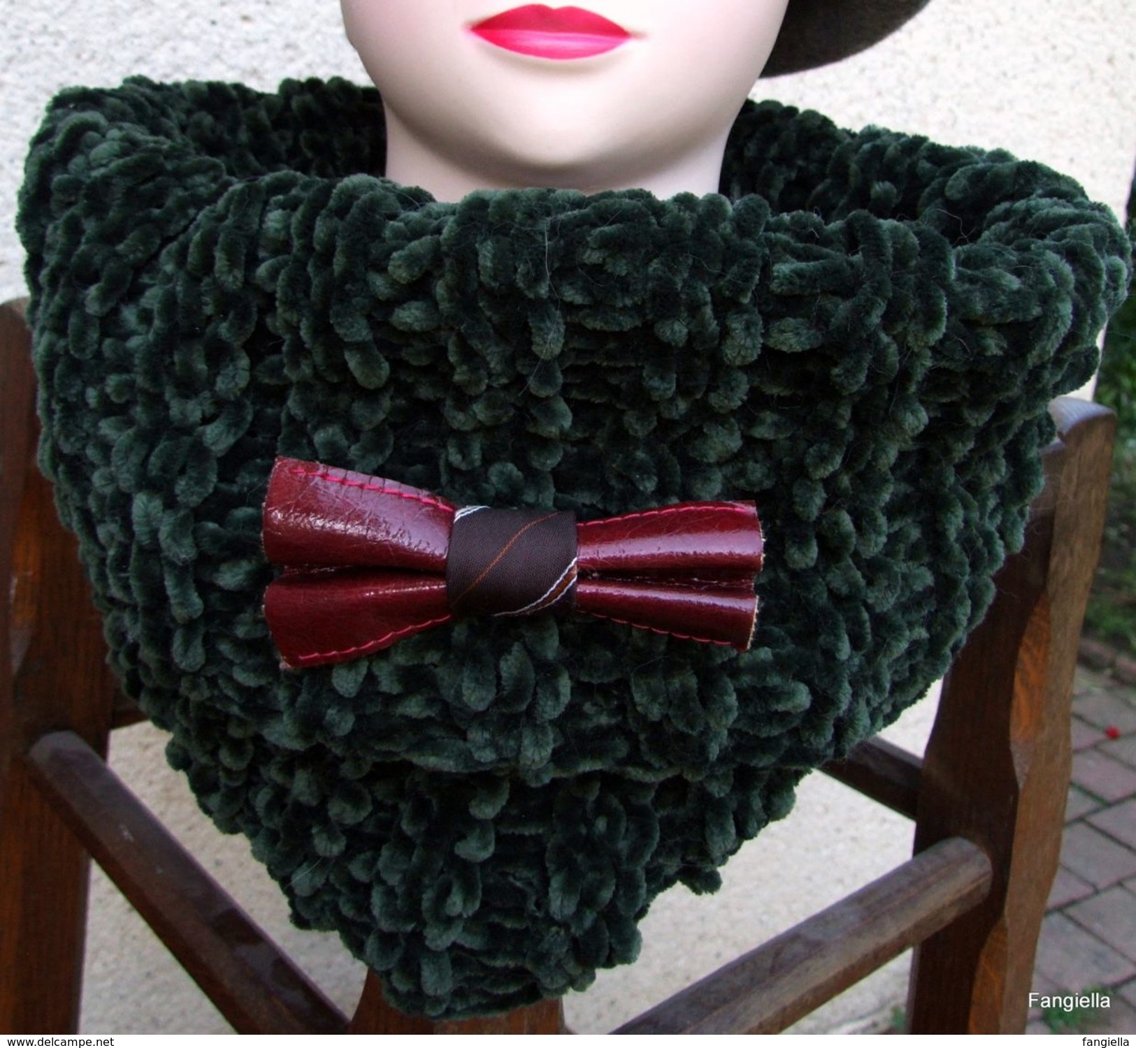 Snood Tour De Cou En Grosse Laine Velours Vert Bouteille 100% Polyester  Très Chaud, Vous Pourrez Le Porter En Simple Ou - Autres & Non Classés