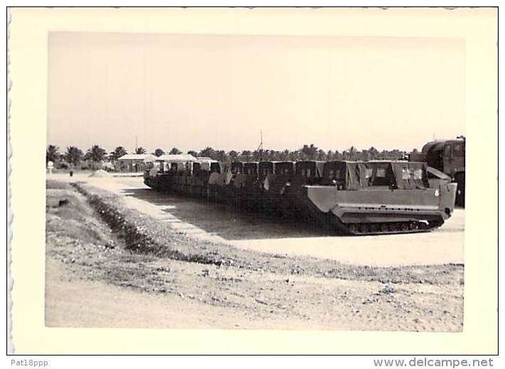 ** Lot De 4 Photos ** PHOTOGRAPHIE Originale MILITARIA (1950-60's) Matériels Militaires Divers - Format 11.8 & 12.8 - Guerre, Militaire