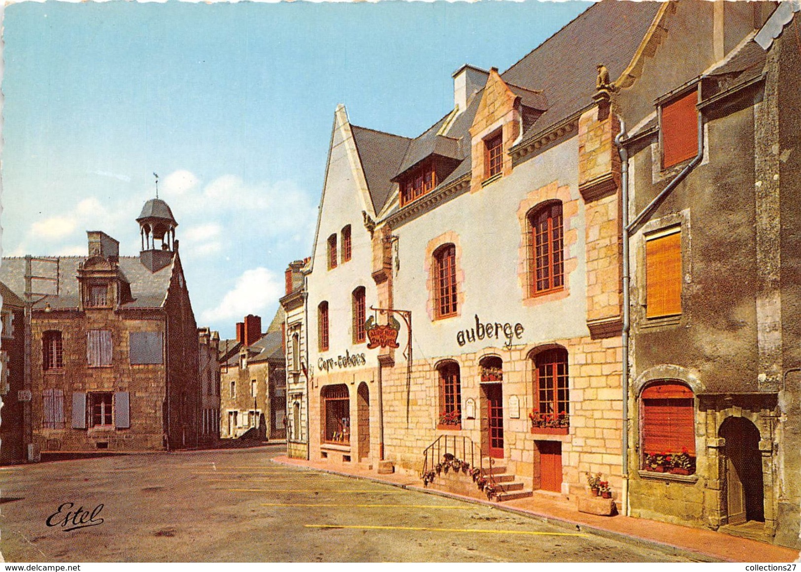 56-LA ROCHE-BERNARD- AUBERGE DES DEUX MAGOTS , PLACE DU BOUFFAY ET L'HÔTEL DE VILLE - La Roche-Bernard