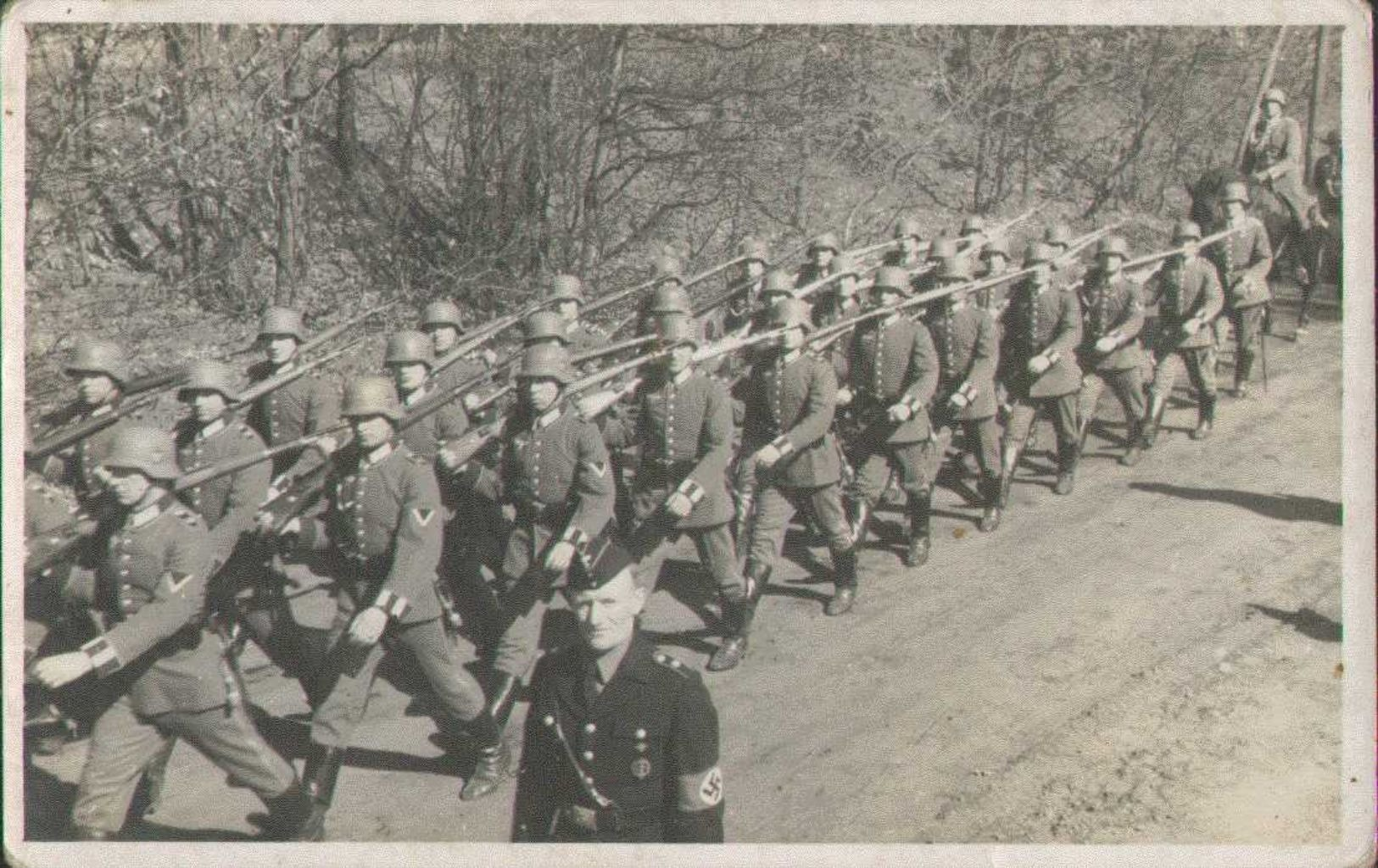 Soldaten Auf Dem Marsch, Deutsche Wehrmacht, Foto-Postkarte, Militär, Deutsches Reich - Weltkrieg 1939-45