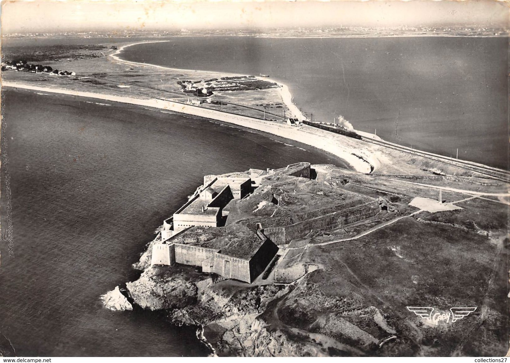 56-QUIBERON- PRESQU'ILE, FORT DE PENTHIEVRE ET MONUMENT DES FUSILLES - Quiberon