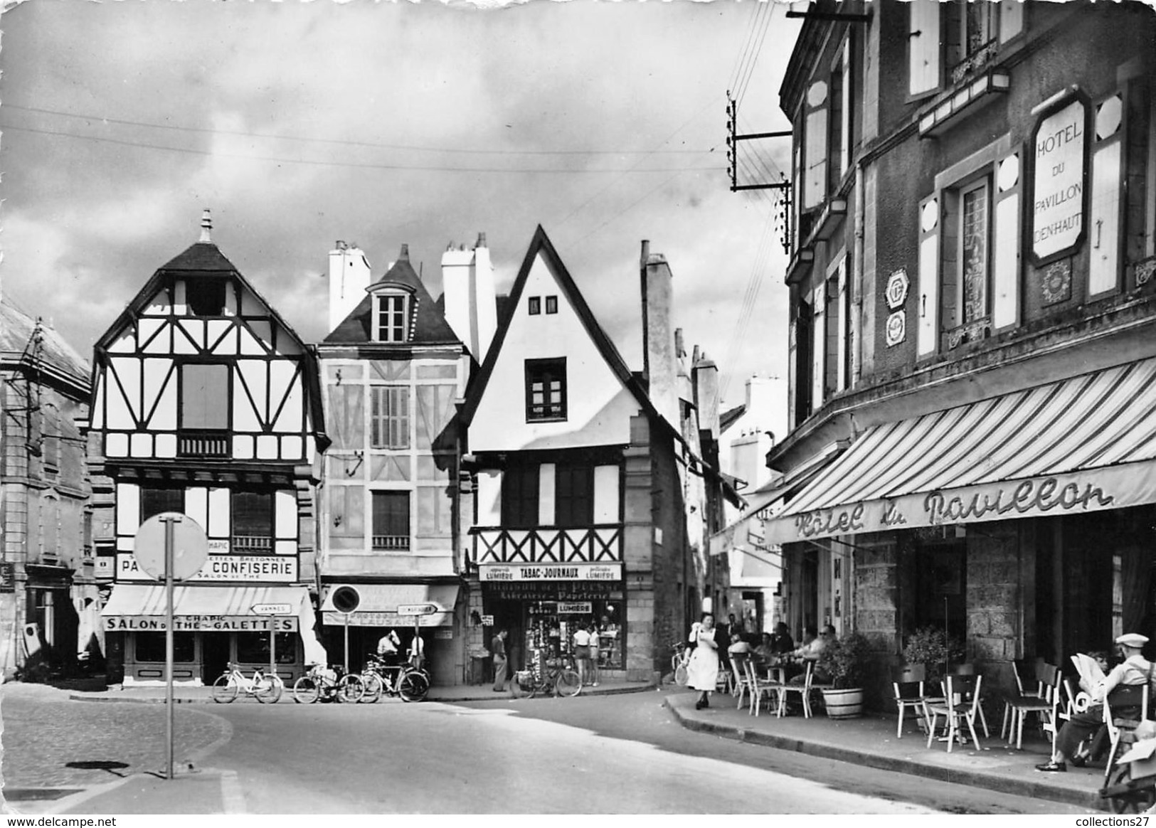 56-AURAY- VIEILLES MAISONS ET HÔTEL DU PAVILLON, PLACE DE LA REPUBLIQUE - Auray