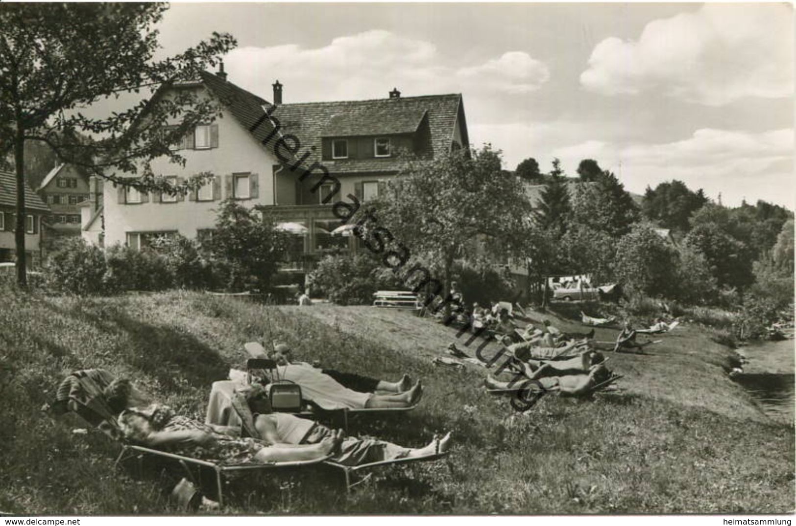 Huzenbach - Privat-Pension Zur Krone - Besitzer G. U. R. Sackmann - Liegewiese - Foto-AK - Verlag A. Hermann & Co. Stutt - Baiersbronn