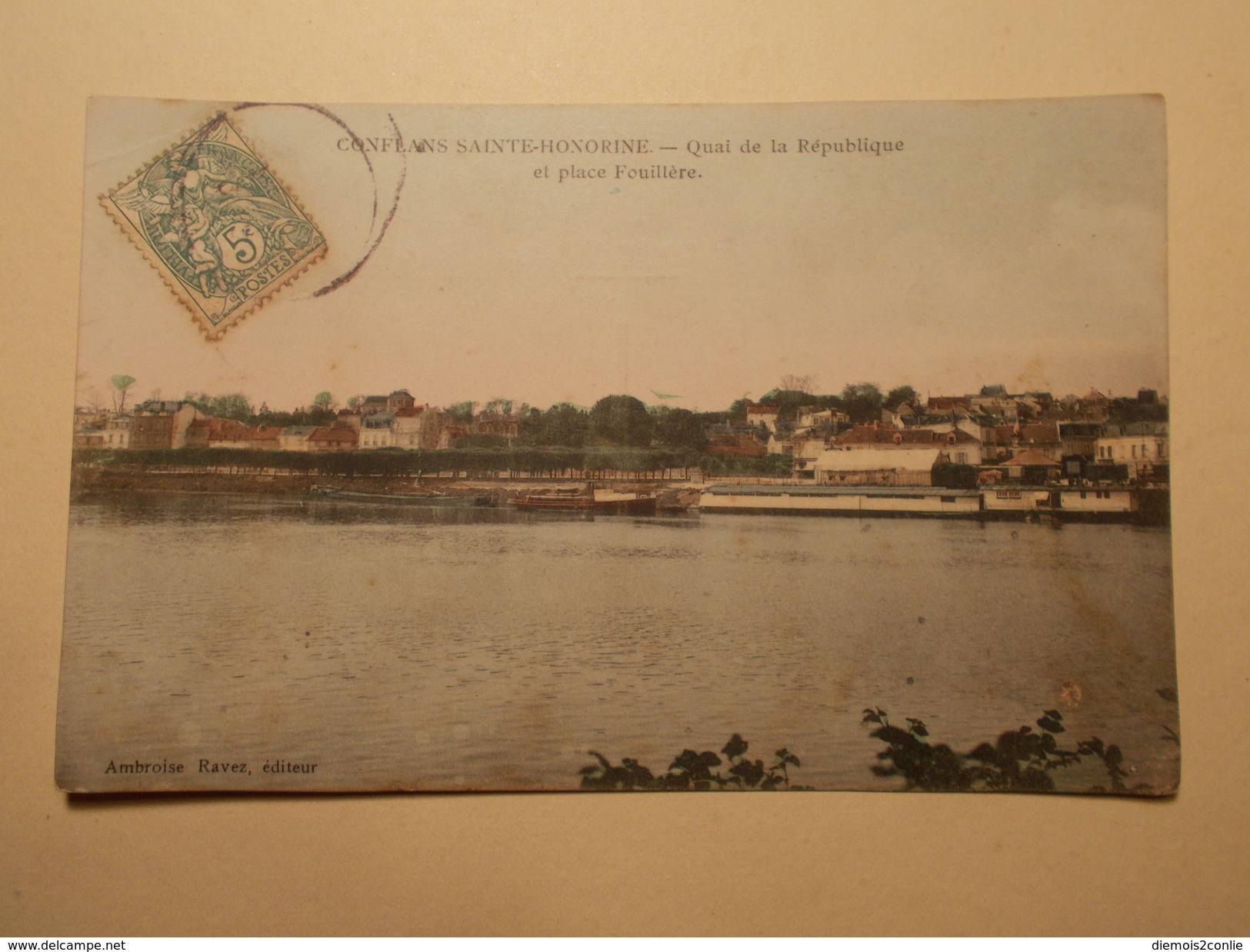 Carte Postale -  CONFLANS St HONORINE (78) - Quai De La République Et Place Fouillére (1532) - Conflans Saint Honorine