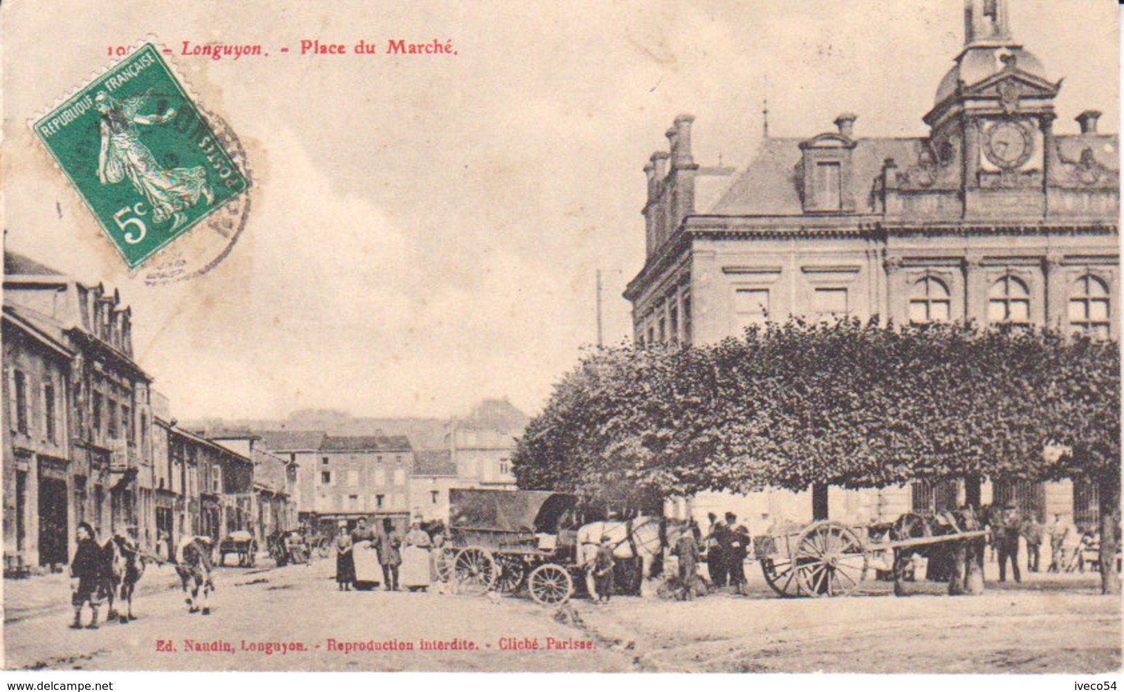 1909  Longuyon    " Place Du Marché " - Longuyon