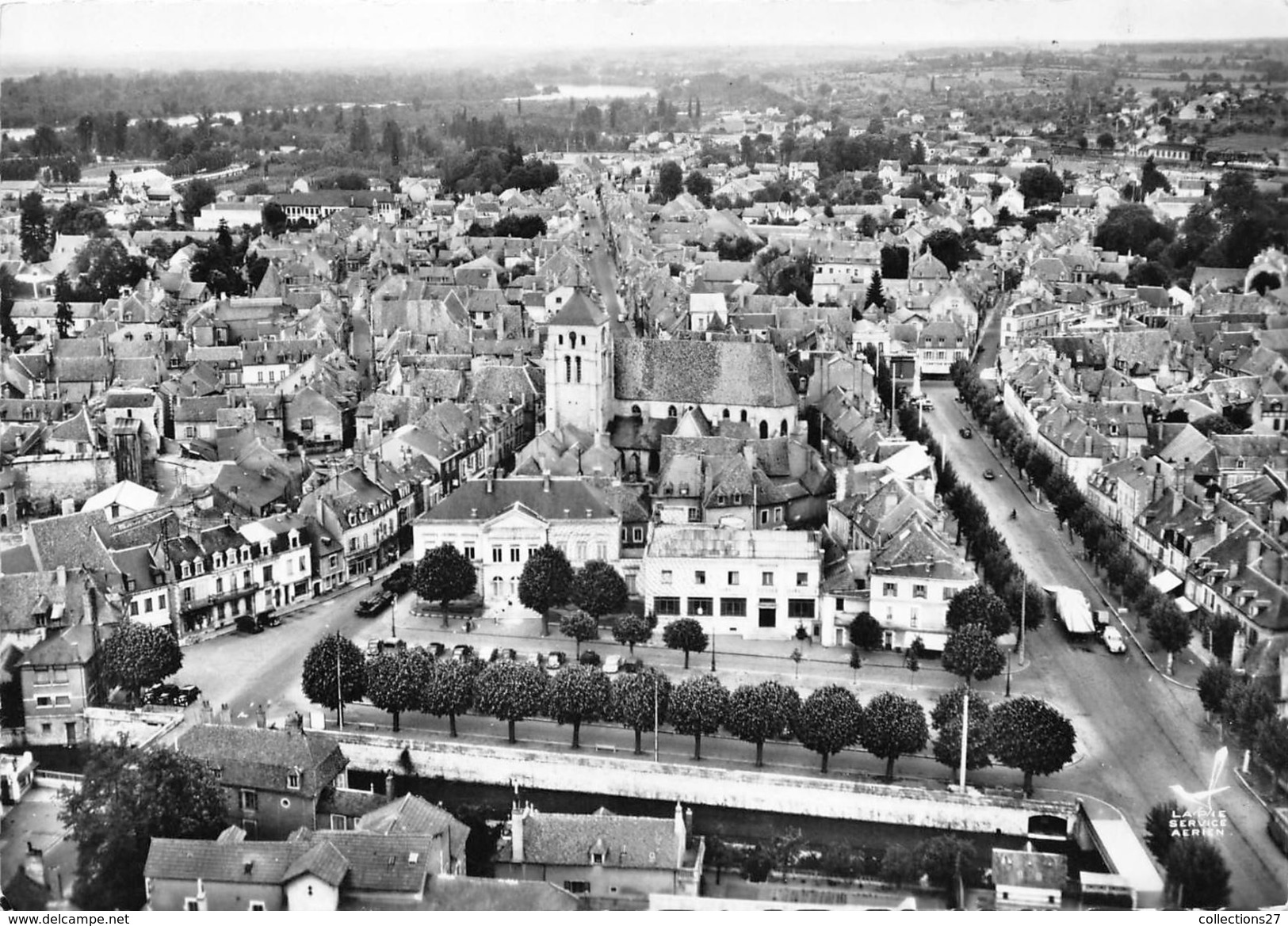 58-COSNE-SUR-LOIRE- BOULVARD DE LA REPUBLIQUE ET PLACE DE L'HÔTEL DE VILLE - Cosne Cours Sur Loire