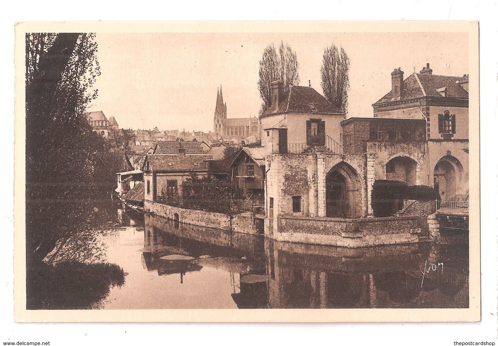 CPA 28 CHARTRES La Douce France No.19 Le Chateau D'If Et La Cathedrale Acheter Immédiatement - Chartres