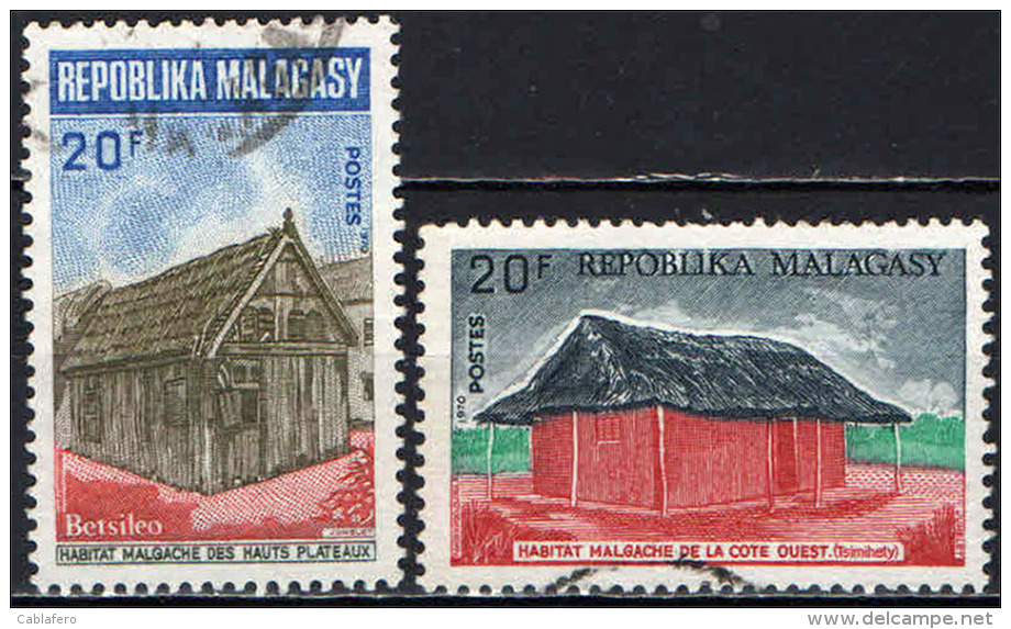 MADAGASCAR - 1969 - ABITAZIONI TIPICHE DEL MADAGASCAR - USATI - Madagascar (1960-...)