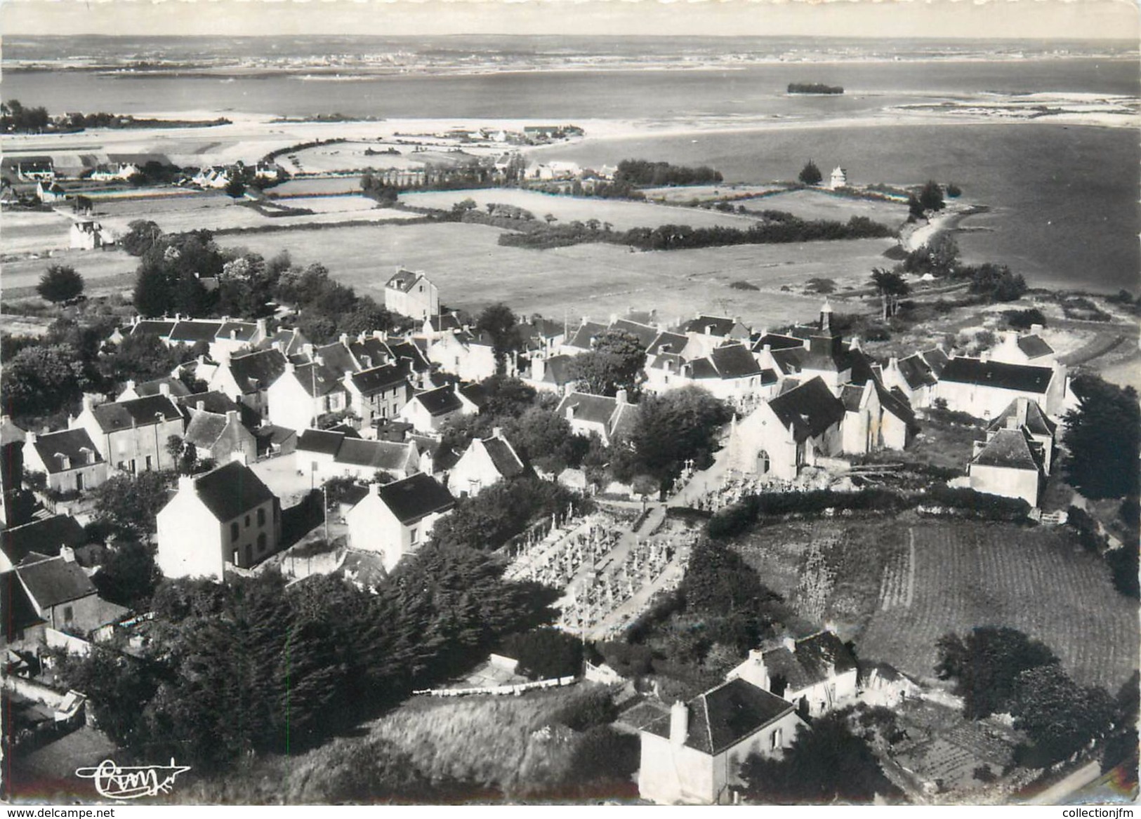 CPSM FRANCE 56 "Ile D'Arz, Le Bourg" - Ile D'Arz