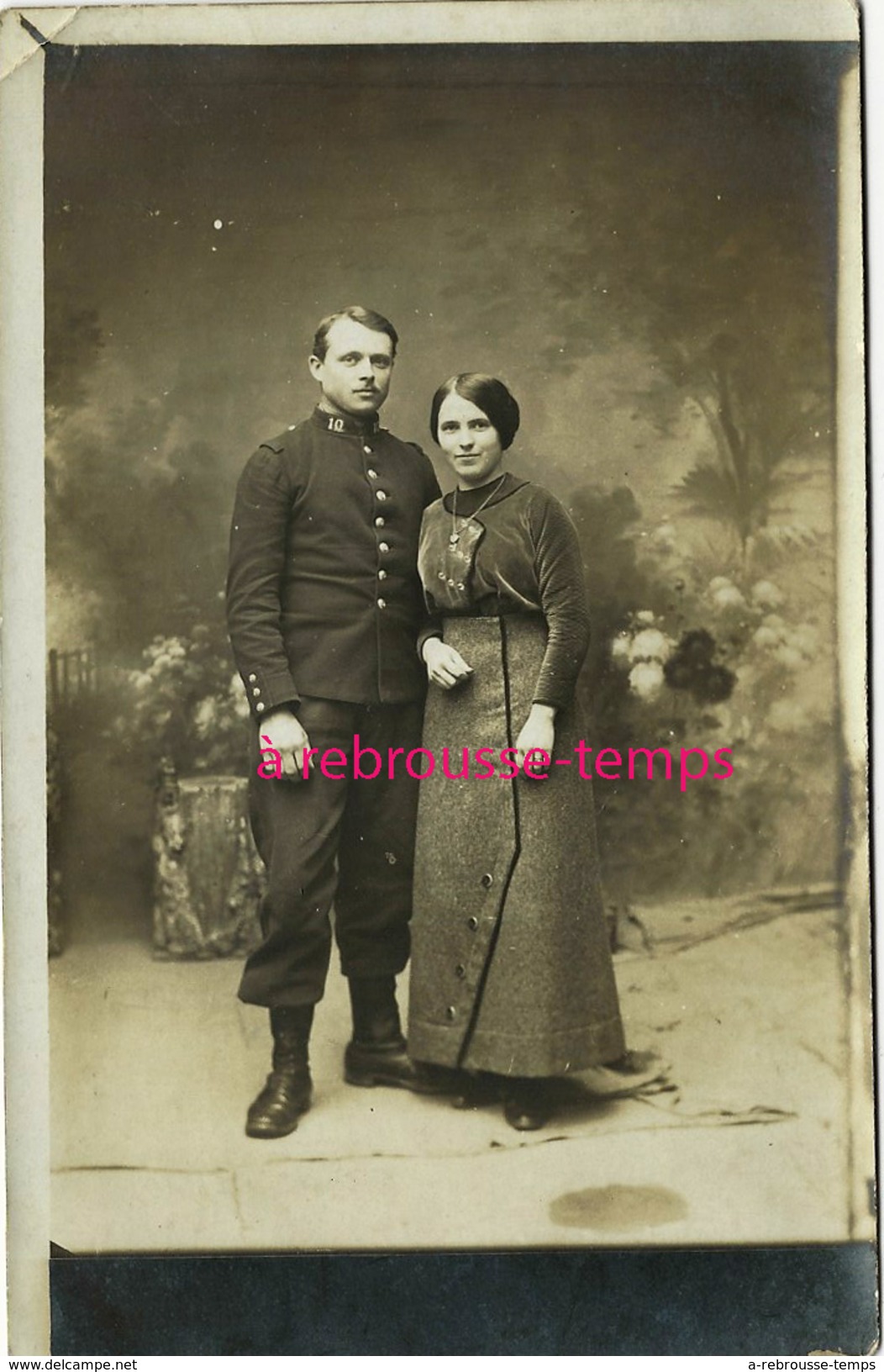 Carte Photo Soldat Du 10e Régiment En Couple- - Guerre, Militaire