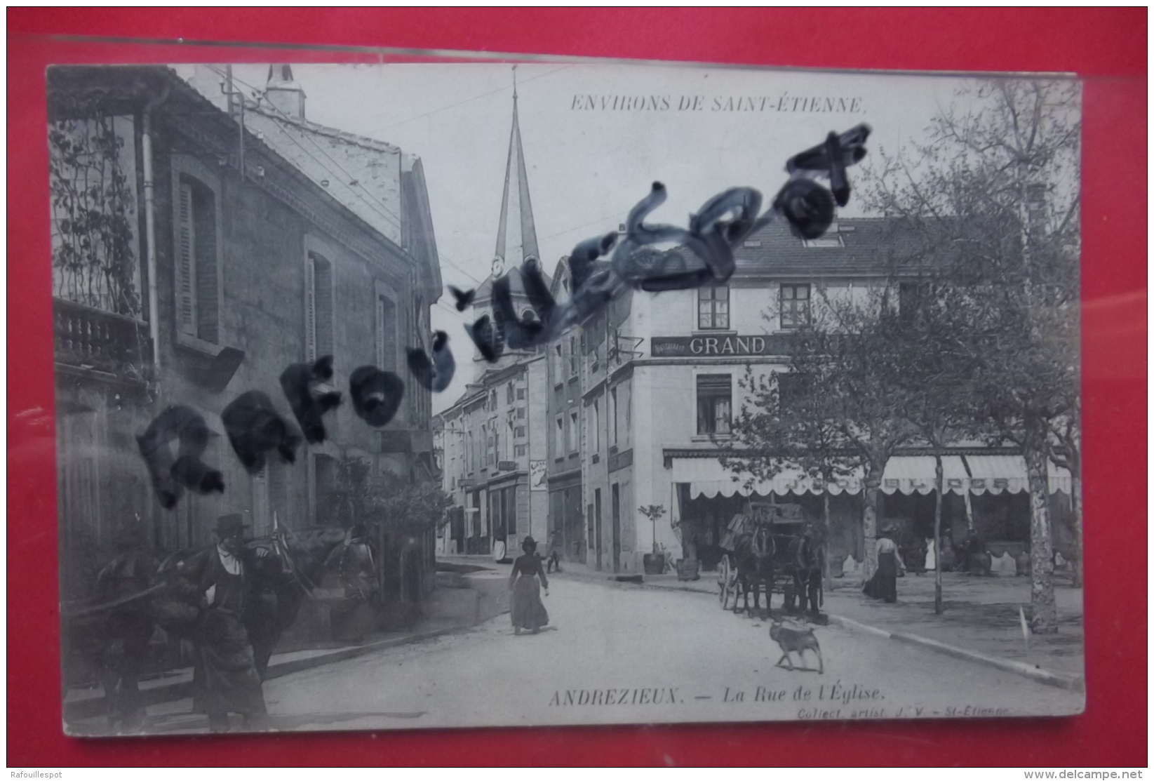 Cp  Andrezieux La Rue De L'eglise Animé - Andrézieux-Bouthéon